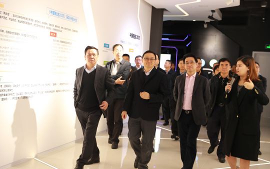 省國資委主任、黨委書記李成率隊調研深圳灣產業園區